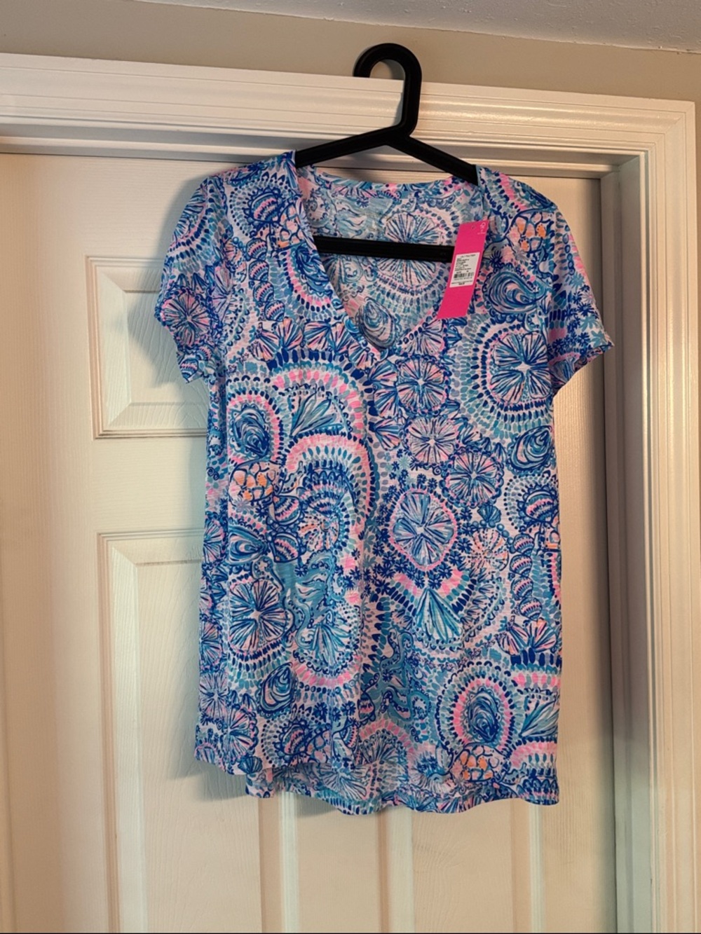 NWT Lilly Pulitzer Etta V-neck in Discontinued Commotion in the Ocean